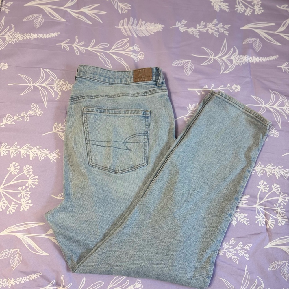 American Eagle Outfitters Light Wash Slim Straight Women's Jeans